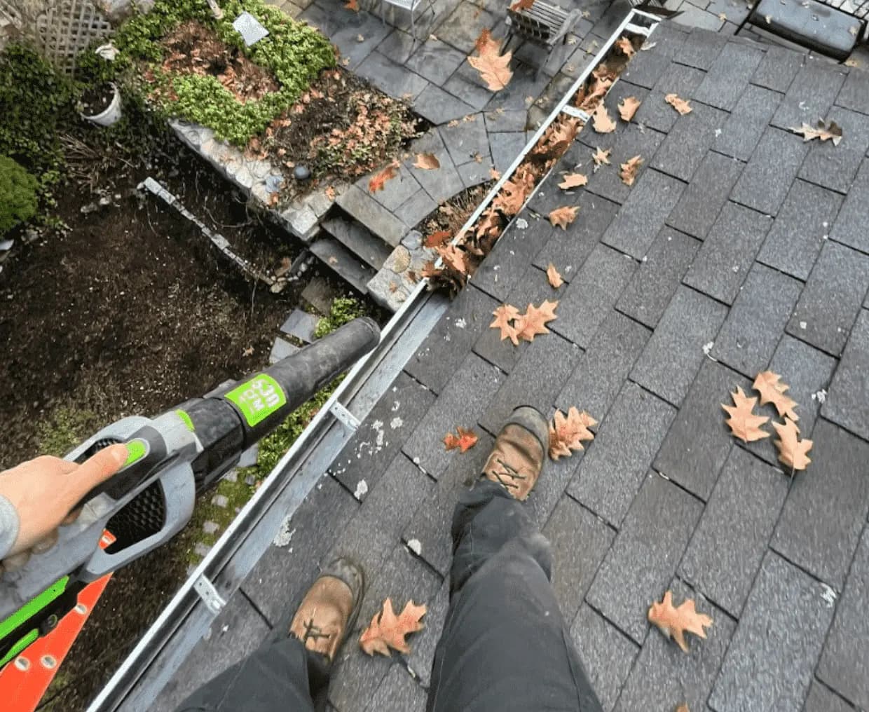 Gutter Cleaning service in North Olmsted, OH